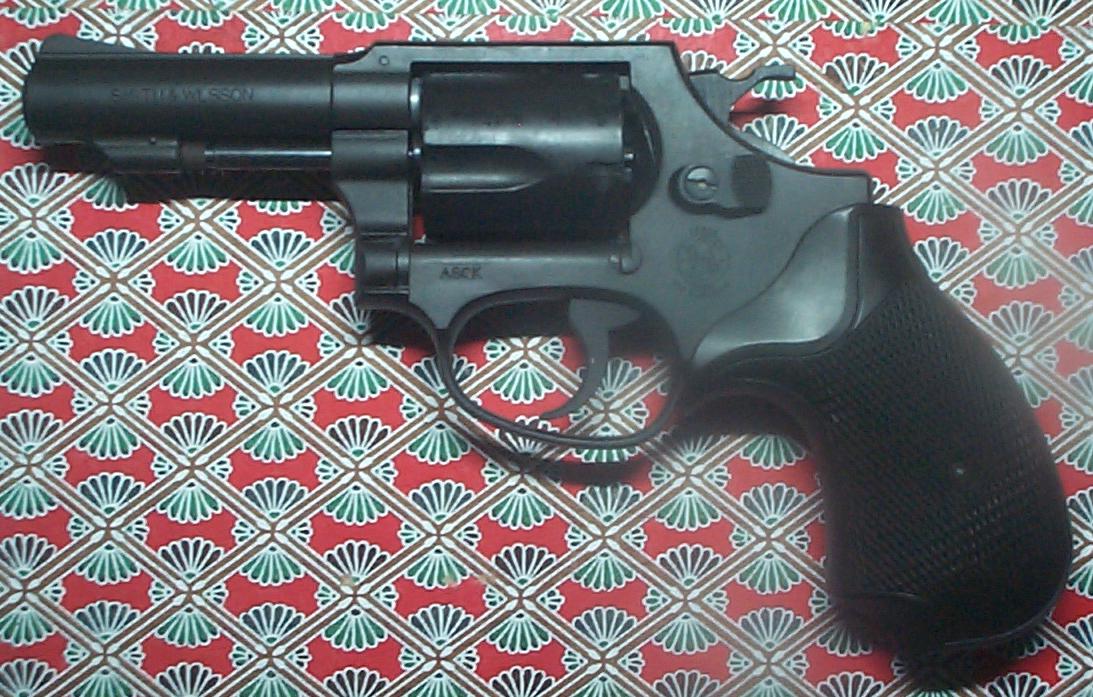GUN007A.JPG - 171,622BYTES