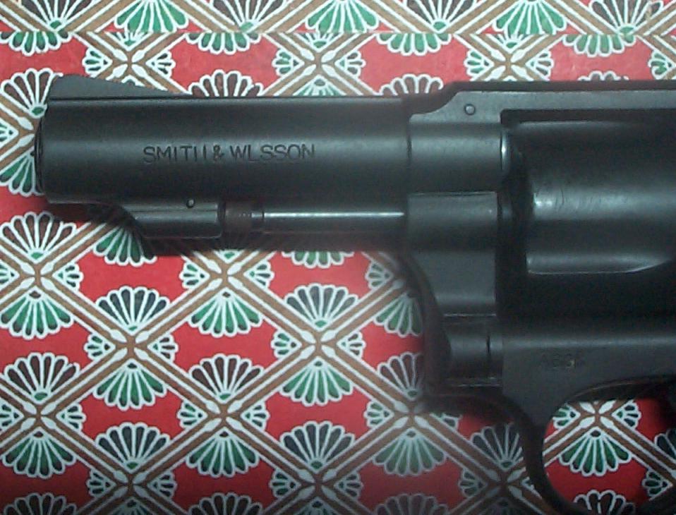 GUN007B.JPG - 118,906BYTES