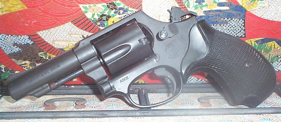 GUN007I.JPG - 106,538BYTES