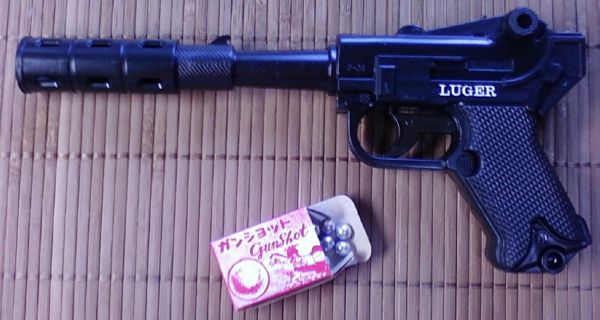 GUN402.JPG - 39,882BYTES