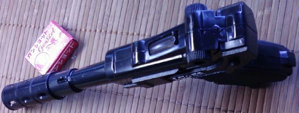 GUN404.JPG - 32,686BYTES