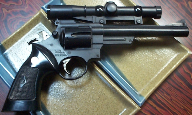 GUN404A.JPG - 229,420BYTES